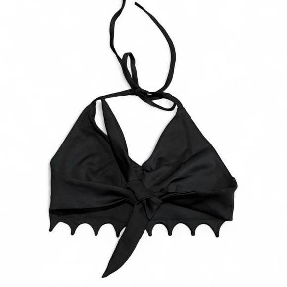 Bat cut halter top - Picture 2 of 3